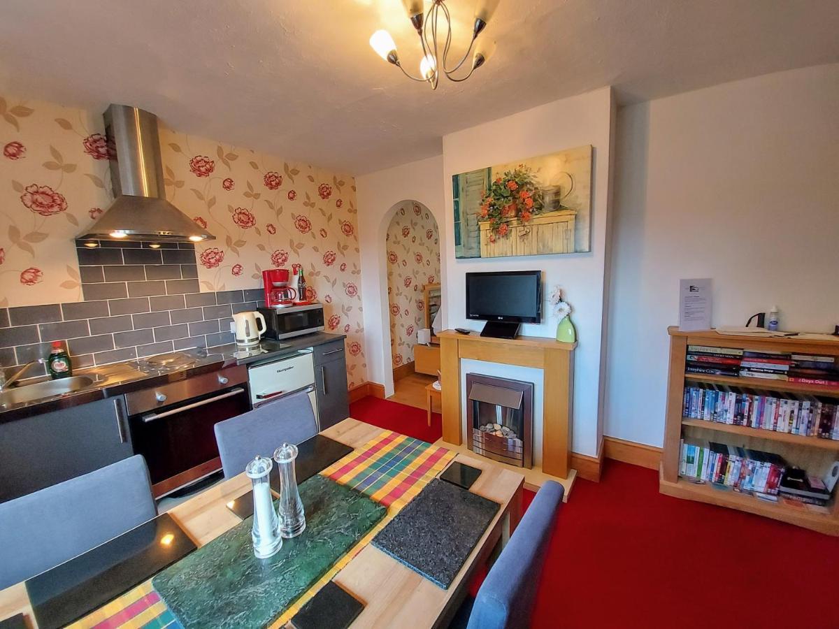 Minutes From Lyme Regis Self-Catering Suite With Stunning Countryside Views & Double Bath 阿克斯明斯特 外观 照片